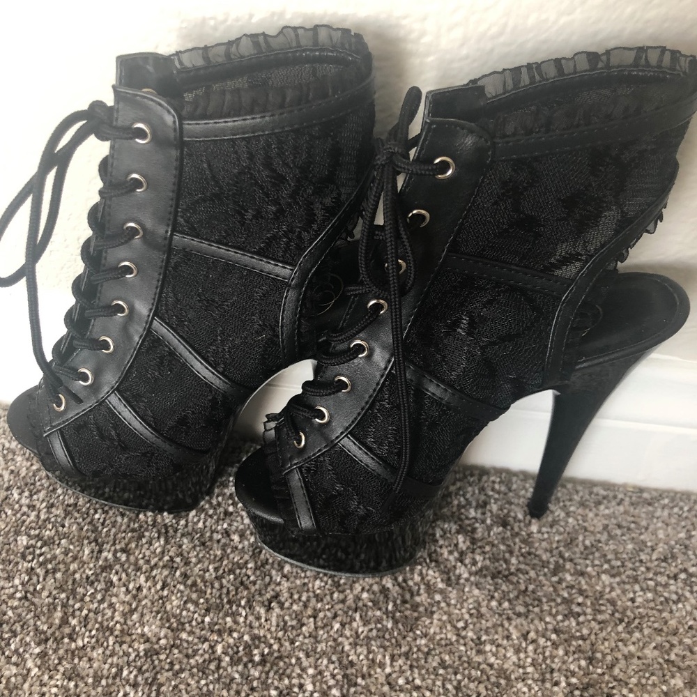 PLEASER BRAND NEW NEVER WORN SEXY LACE HEELS SIZE 5